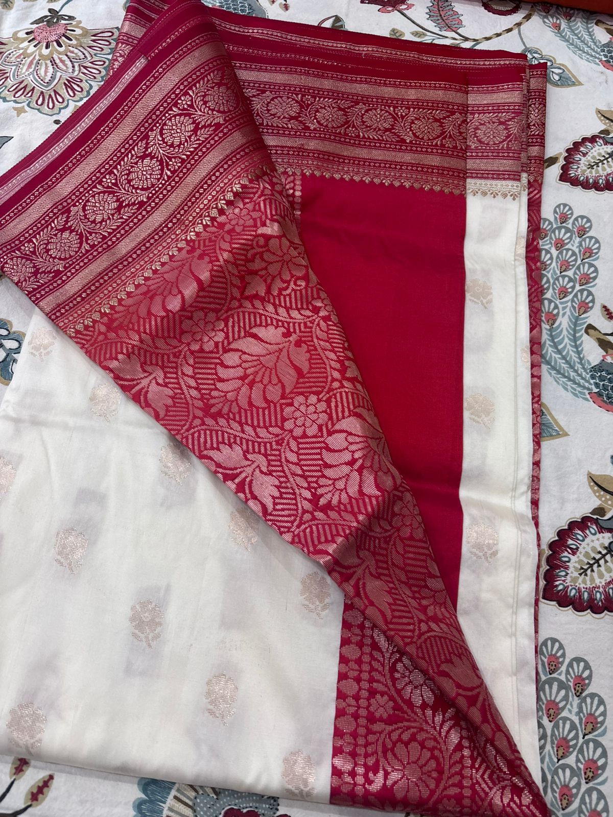 Drushti Elegant Ivory & Ruby Red Banarasi-Style Saree with Rich Zari Border